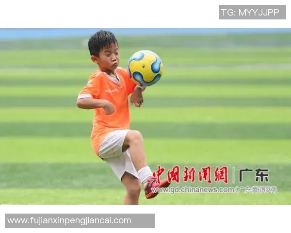 假小子对足球明星的热爱与追逐背后的故事与心路历程
